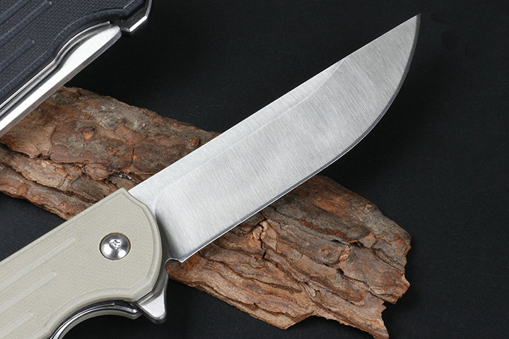 ZT5601 bearing quick opening folding knife (two colors)UD2105471